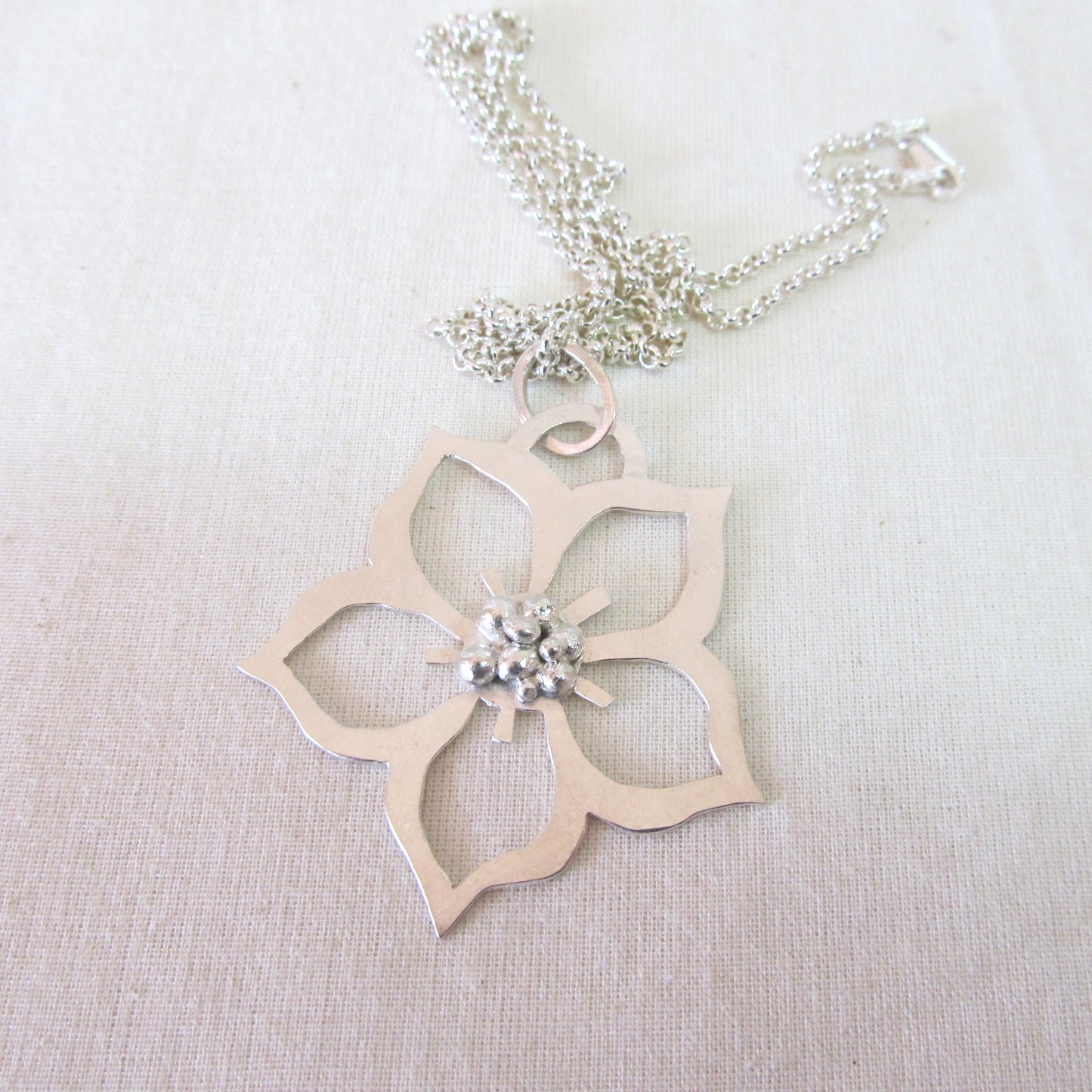 Flower pendant